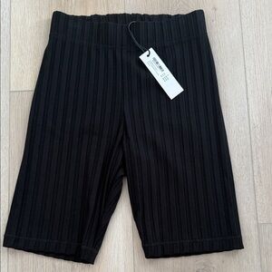 NWT Good American Black Wide Rib Biker Shorts